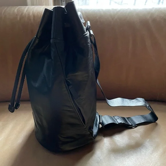 Pars Unum black leather Carbon bucket tote sling bag backpack luxe made in Italy - Picture 6 of 16